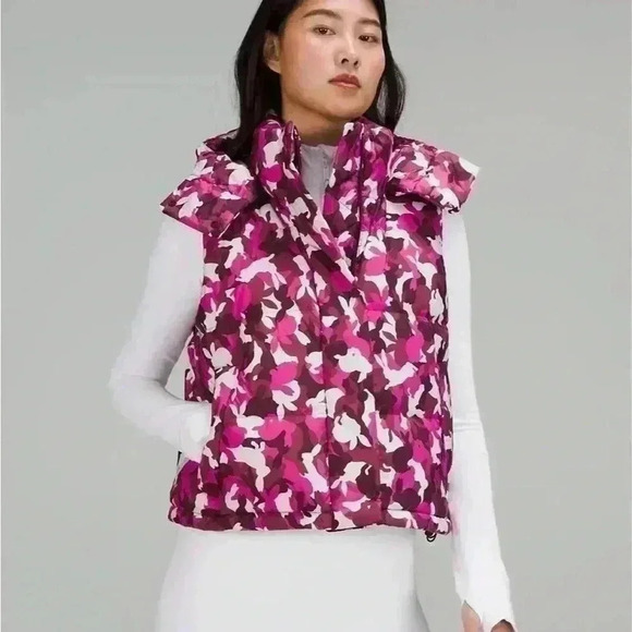 Lululemon Wunder Puff Crop Vest | Chinese Lunar New Year Rabbits size 6 - Picture 5 of 6